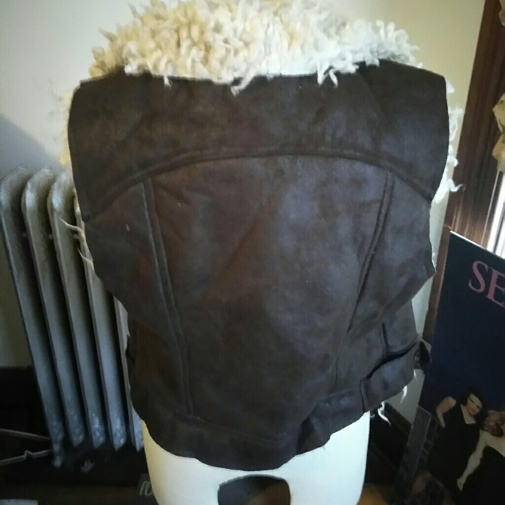 vest - Picture 2 of 3
